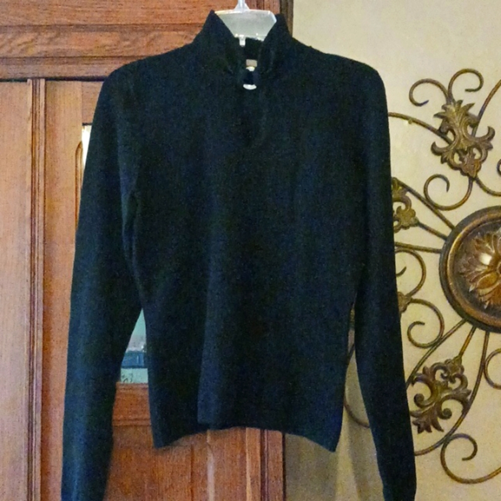 Olo sweater